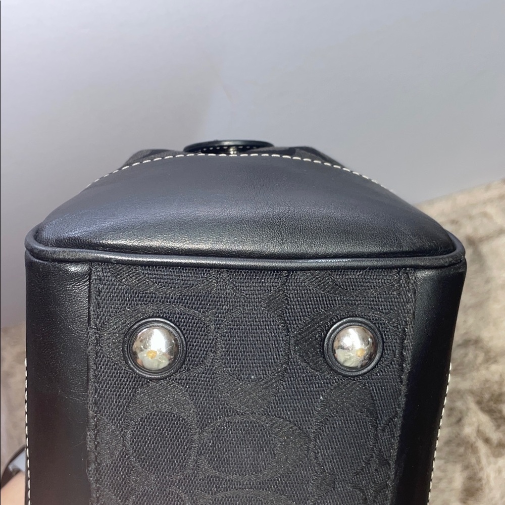 Vintage Coach ‘Hamptons’ Signature Small Satchel - Picture 6 of 16